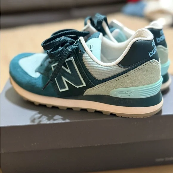 New Balance women’s 574 Teal and White Sneakers - Picture 4 of 6